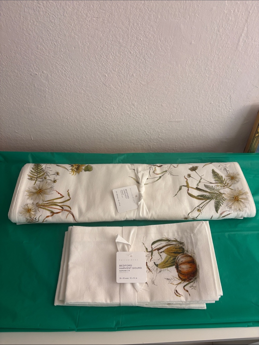 Pottery Barn Harvest Gourd Dinner Napkins and Table Runner - White